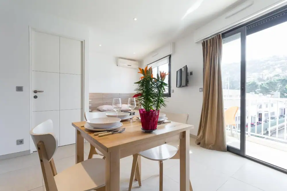 Mehrfamilienhaus mit hoher Rendite zu verkaufen, Cros-de-Cagnes, Foto 1