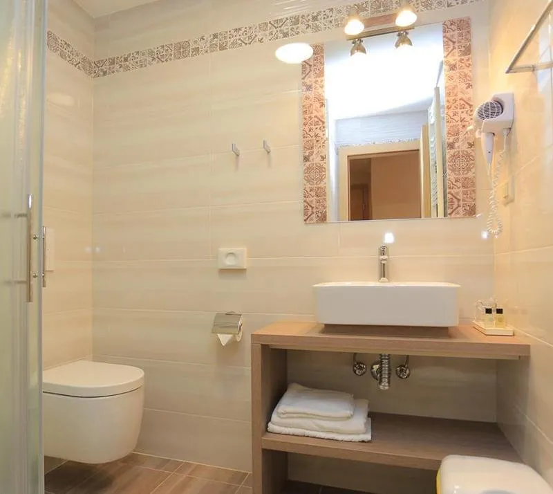 Hotel with 20 rooms in Kastela, Croatia, for sale - 10