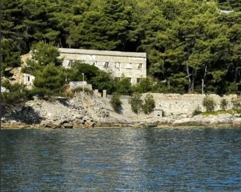 Hotel of 496 m² in Solta, Croatia, for sale