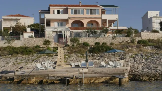 Hotel with 8 rooms in Razanj, Croatia, for sale