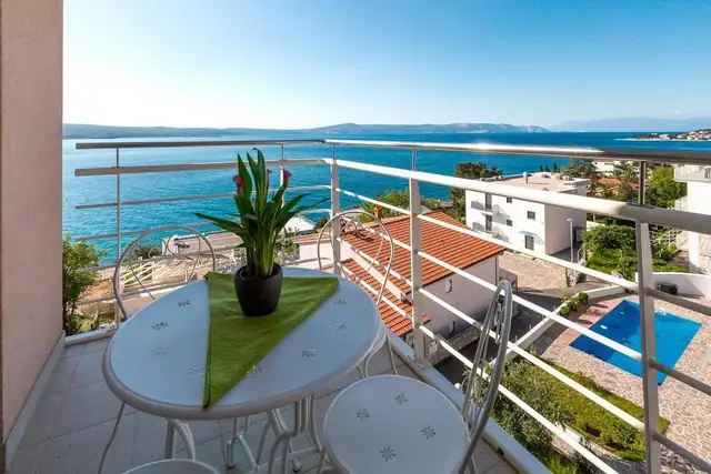 Sale of senior residence just 70 m from the sea on Crikvenica riviera
