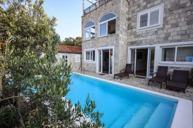 Hotel with 9 rooms in Zaton, Croatia, for sale
