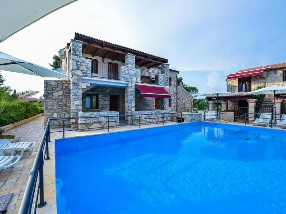 Hotel mit 10 Zimmern in Vir, Kroatien, zu verkaufen - 2