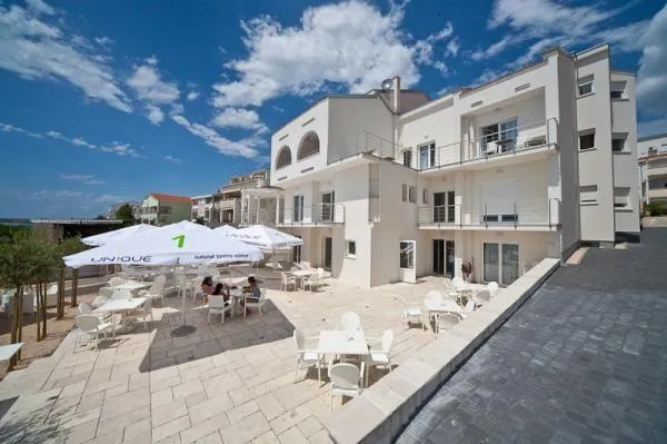 Hotel with 27 rooms in Vidalići, Novalja, Croatia, for sale