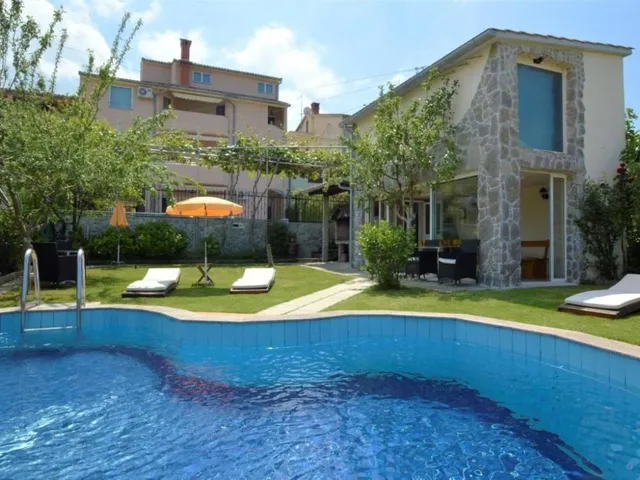 Hotel with 16 rooms in Valbandon, Fažana, Croatia, for sale