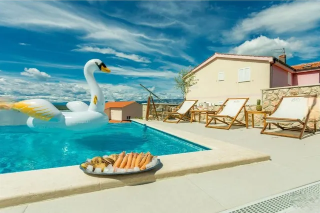 Hotel with 12 rooms in Klimno, Croatia, for sale