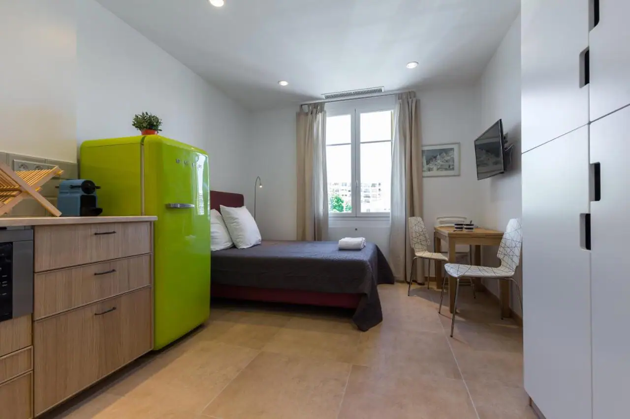 Mehrfamilienhaus mit hoher Rendite zu verkaufen, Cros-de-Cagnes, Foto 2 Mehrfamilienhaus mit hoher Rendite zu verkaufen, Cros-de-Cagnes, Foto 2