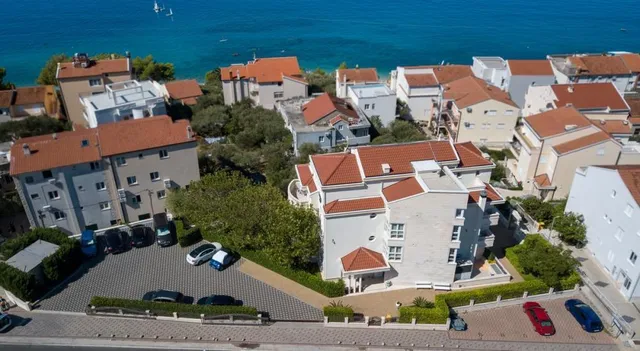 Hotel with 12 rooms in Tucepi, Croatia, for sale
