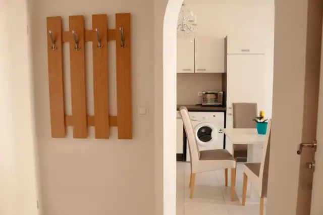 Sale of Aparthotel in Vienna not far from airport, 16 short- and long-term apartments