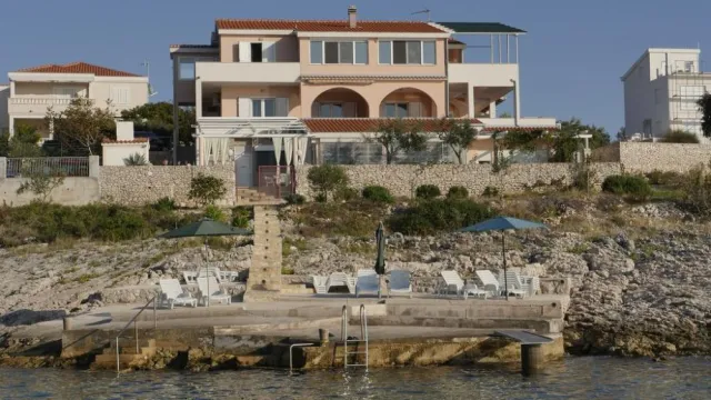 Hotel with 8 rooms in Razanj, Croatia, for sale