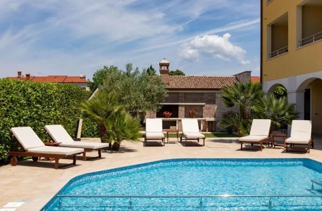 Hotel with 11 rooms in Rovinjsko Selo, Rovinj, Croatia, for sale