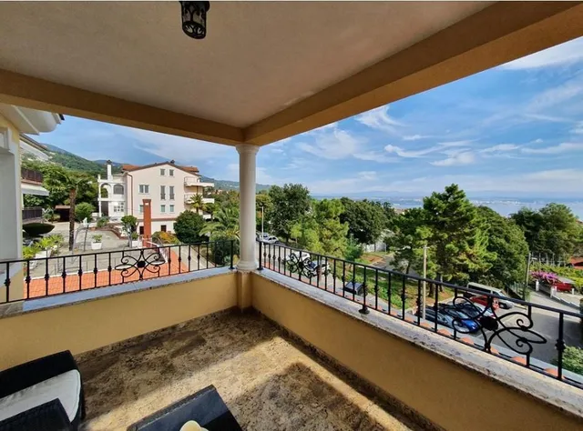 Hotel with 12 rooms in Lovran, Croatia, for sale