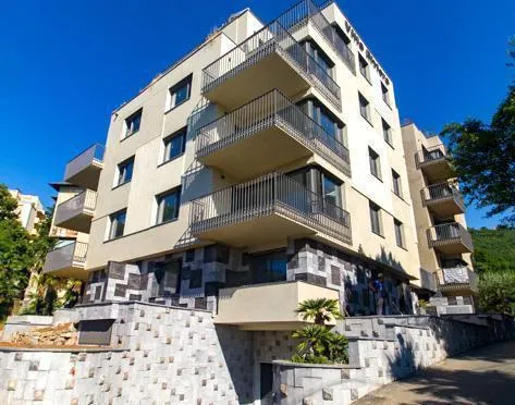 Hotel of 3000 m² in Opatija, Croatia, for sale