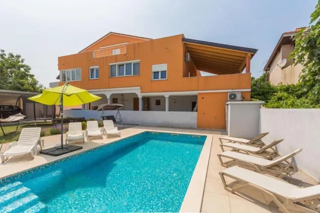 Hotel with 11 rooms in Medulin, Croatia, for sale