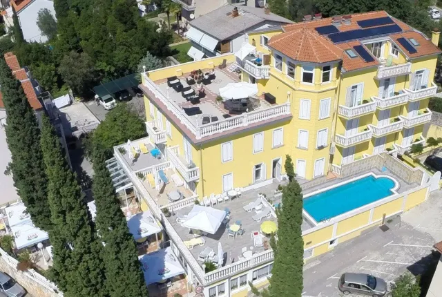 Hotel with 27 rooms in Selce, Croatia, for sale