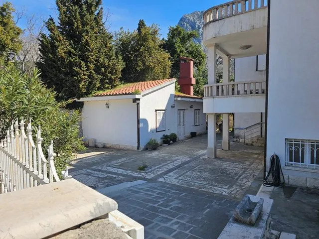 Hotel mit 7 Zimmern in Zaostrog, Kroatien, zu verkaufen - 7