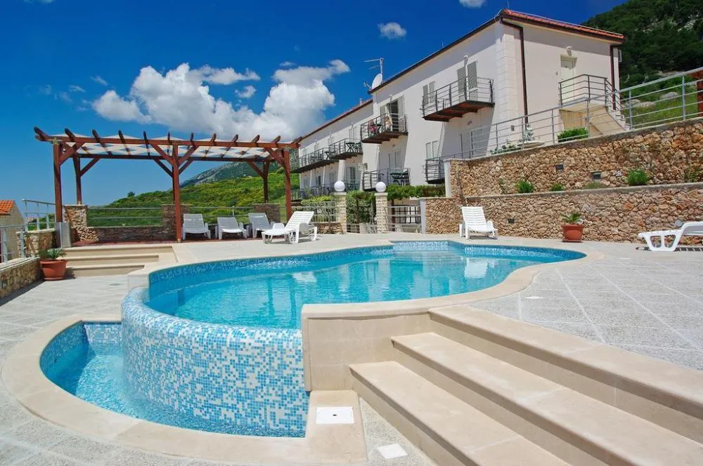 Hotel mit 20 Zimmern in Bol, Kroatien, zu verkaufen