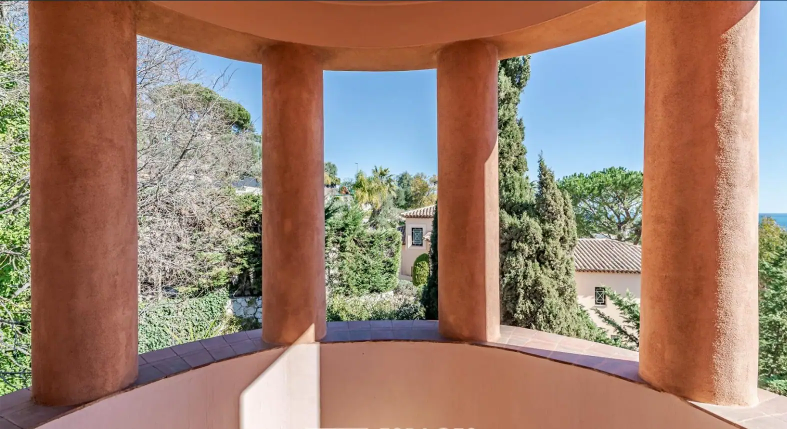 Villa with a pool and a sea view, Roquebrune-Cap-Martin - 4