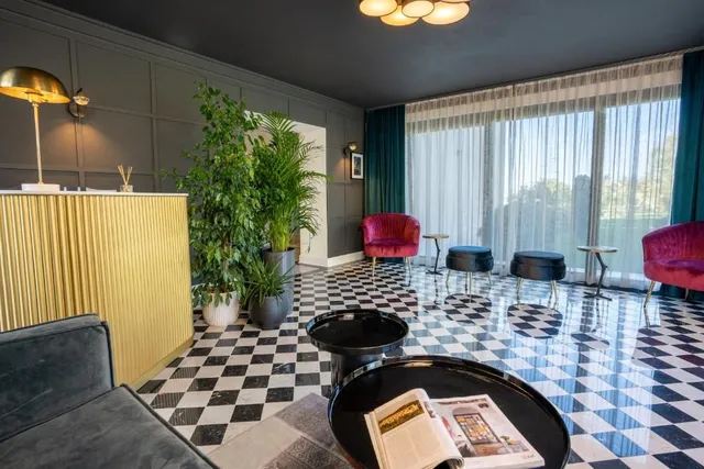 Отель площадью 758 м² в Бюе, Хорватия, на продажу - 6