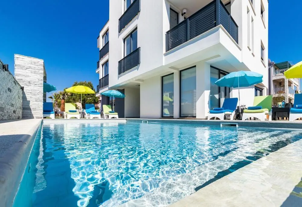 Hotel mit 7 Zimmern in Medulin, Kroatien, zu verkaufen - 1