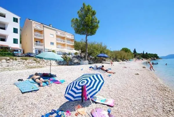 Hotel with 17 rooms in Podaca, Croatia, for sale