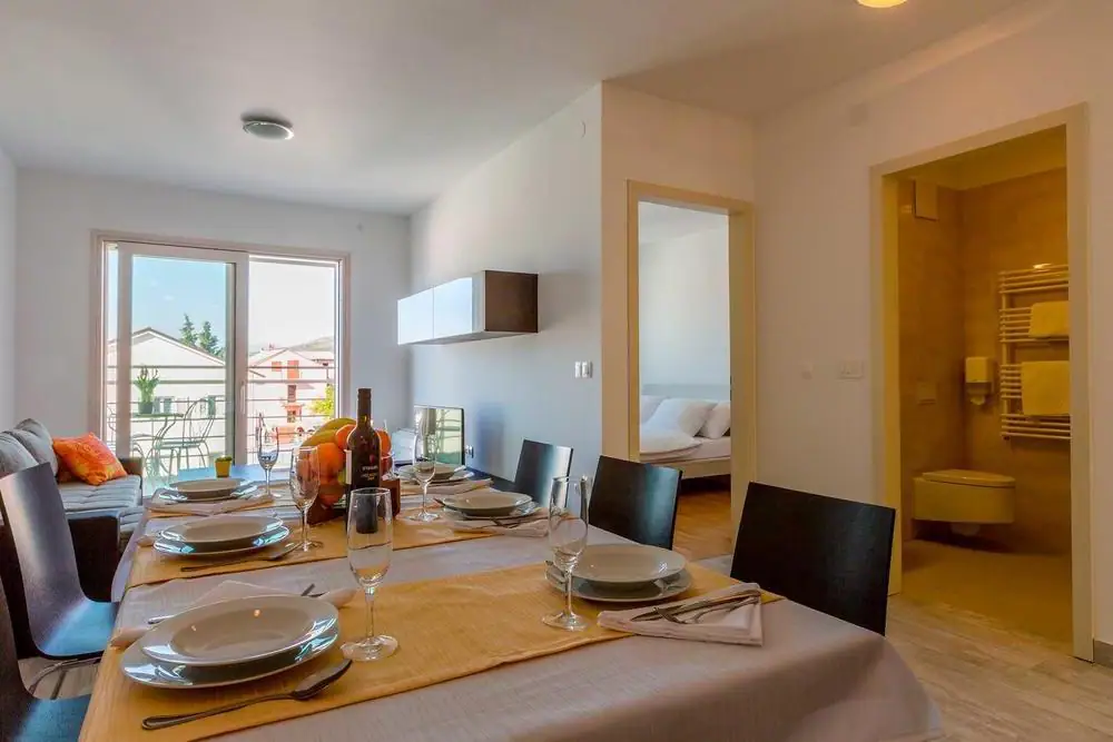 Sale of senior residence just 70 m from the sea on Crikvenica riviera - 14