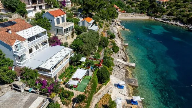 Hotel with 6 rooms in Vela Luka, Croatia, for sale