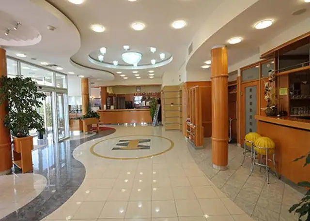 Wunderschönes 4-Sterne-Hotel am Wasser mit 60 Zimmern - ermäßigt! Foto 7