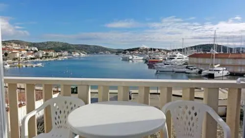Hotel with 6 rooms in Rogoznica, Croatia, for sale