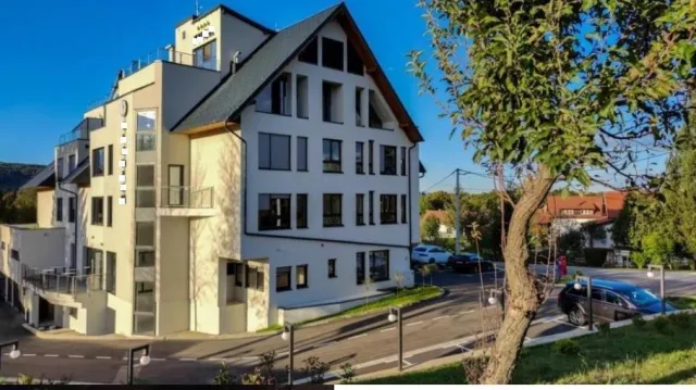 Hotel with 27 rooms in Plitvice, Croatia, for sale