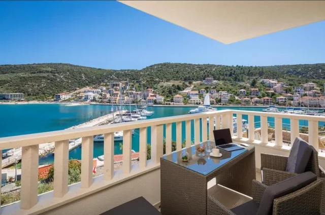 Hotel mit 13 Zimmern in Marina, Kroatien, zu verkaufen