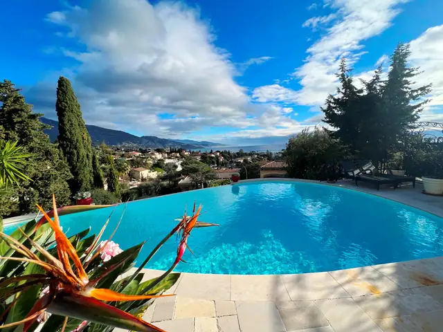 Luxuy villa with a pool and a sea view