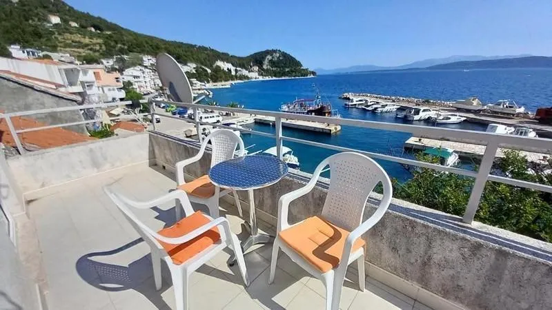 Hotel with 3 rooms in Živogošće, Croatia, for sale