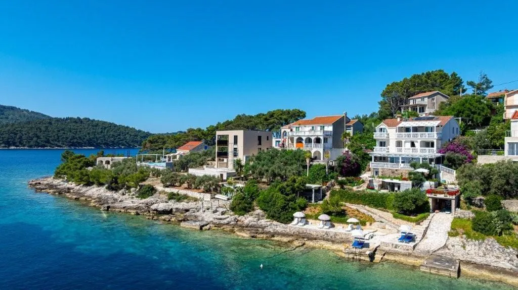 Hotel with 6 rooms in Vela Luka, Croatia, for sale - 1