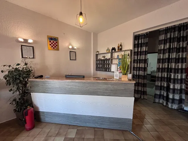 Hotel mit 24 Zimmern in Pag, Kroatien, zu verkaufen - 8