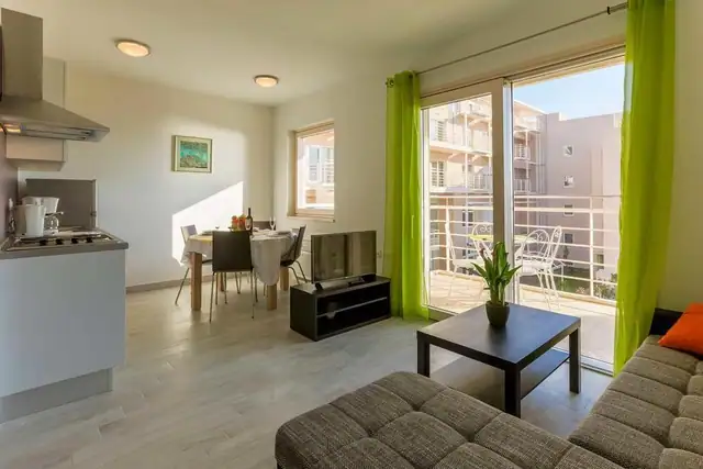 Sale of senior residence just 70 m from the sea on Crikvenica riviera - 7