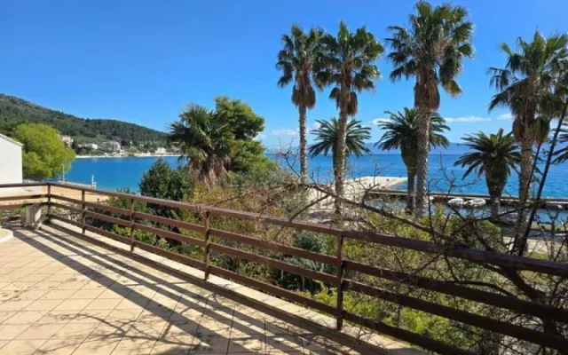 Hotel with 7 rooms in Zaostrog, Croatia, for sale
