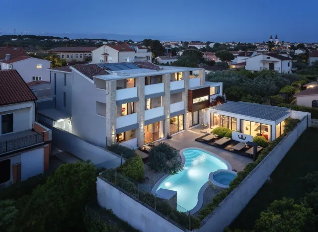 Hotel with 9 rooms in Medulin, Croatia, for sale