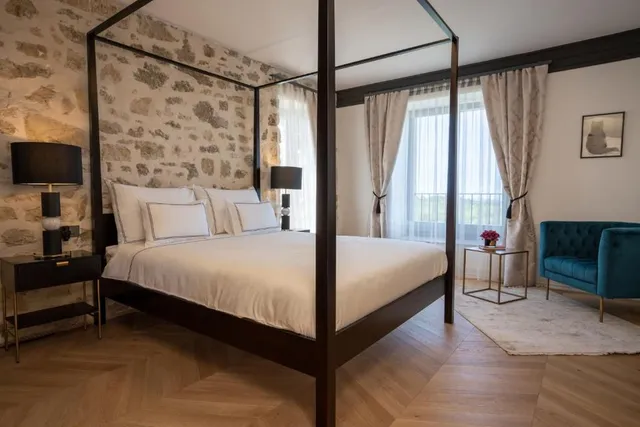 Отель площадью 758 м² в Бюе, Хорватия, на продажу - 11