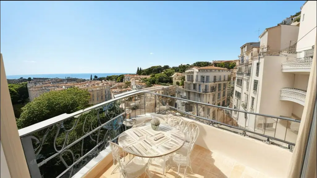 Apartment House With A Restaurant, Cannes, Banana - 2