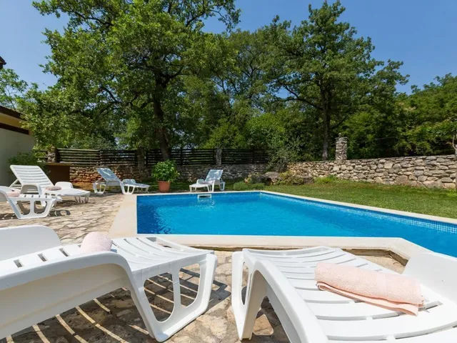 Hotel mit 12 Zimmern in Novigrad, Kroatien, zu verkaufen