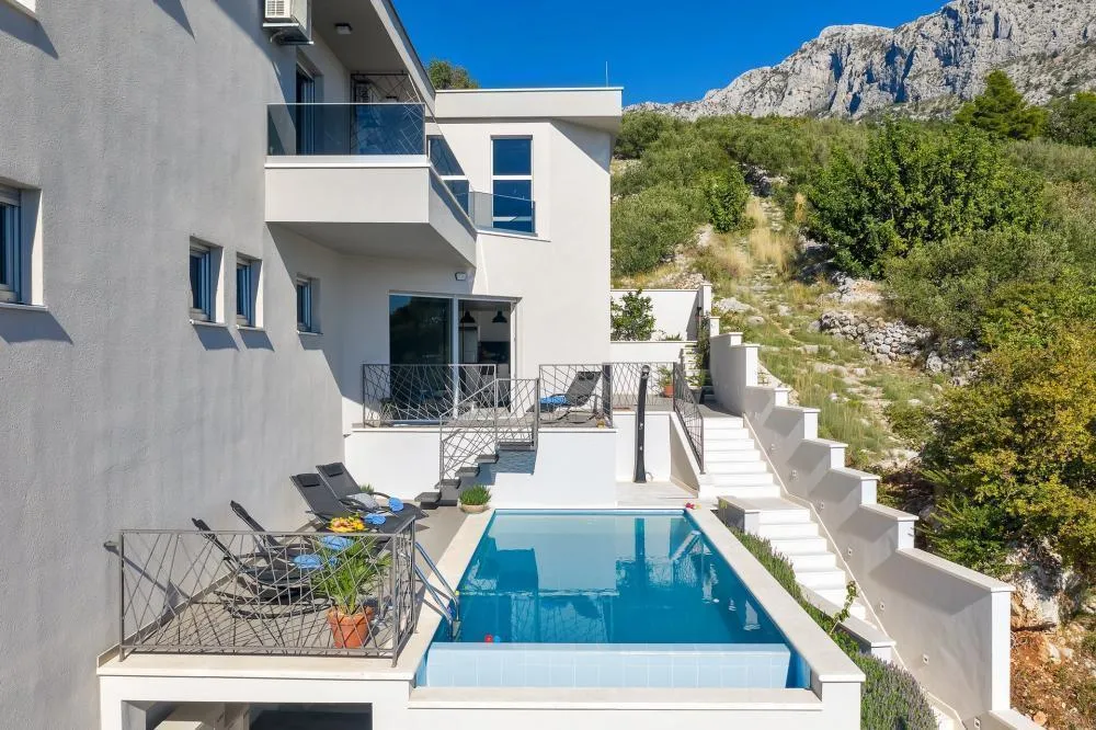 Hotel with 5 rooms in Podgora, Croatia, for sale - 4