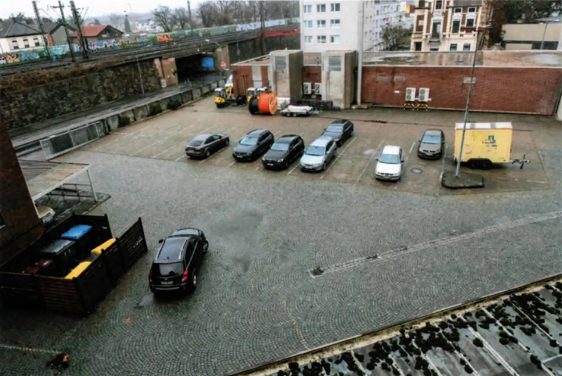 Sale of Commercial Building with tenants near Dusseldorf - 2