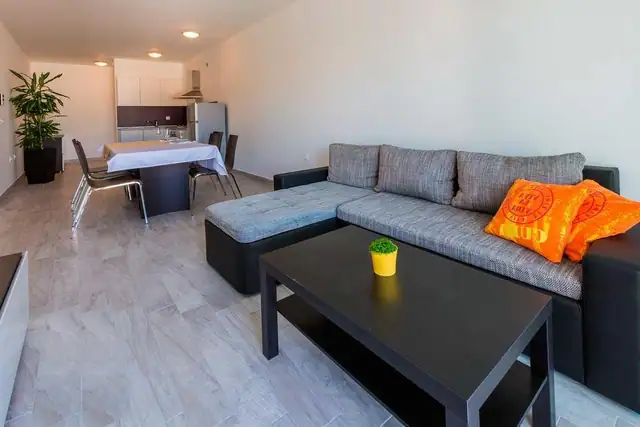 Sale of senior residence just 70 m from the sea on Crikvenica riviera - 11