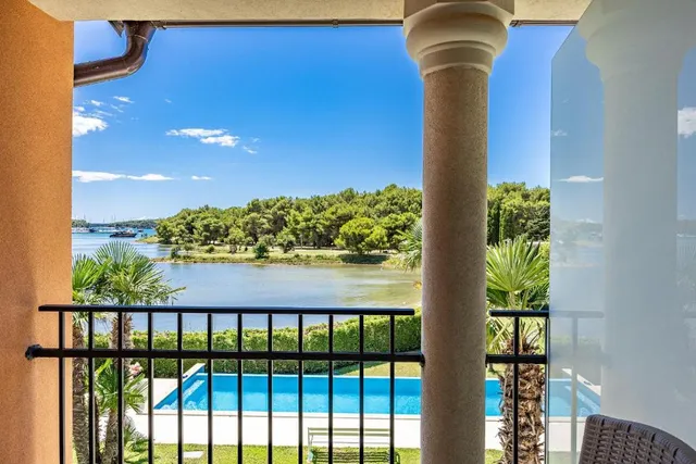 Hotel with 9 rooms in Medulin, Croatia, for sale