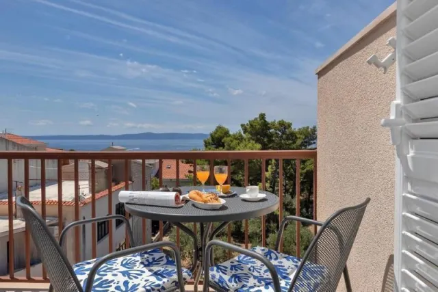 Hotel with 13 rooms in Tucepi, Croatia, for sale