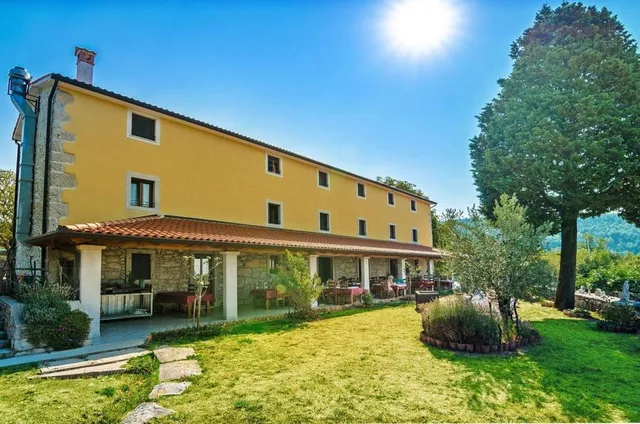 Hotel mit 10 Zimmern in Rabac, Kroatien, zu verkaufen