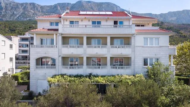Hotel with 12 rooms in Tucepi, Croatia, for sale - 10