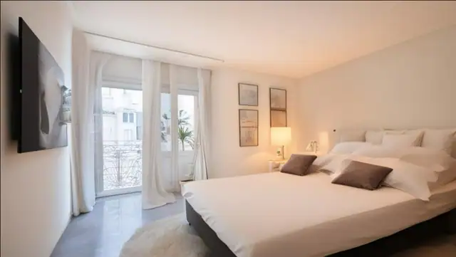 Apartment House With A Restaurant, Cannes, Banana