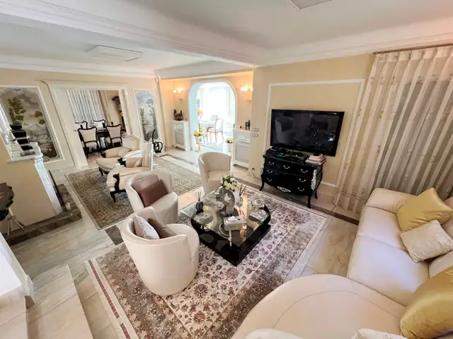 Luxuy villa with a pool and a sea view - 6